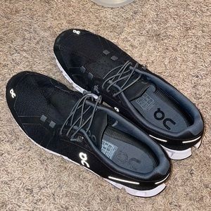 On cloud. style ‘Terry’ size 10. Worn once!